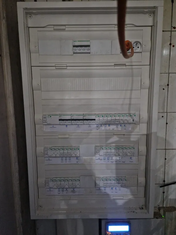 Armoire électrique dans un local technique